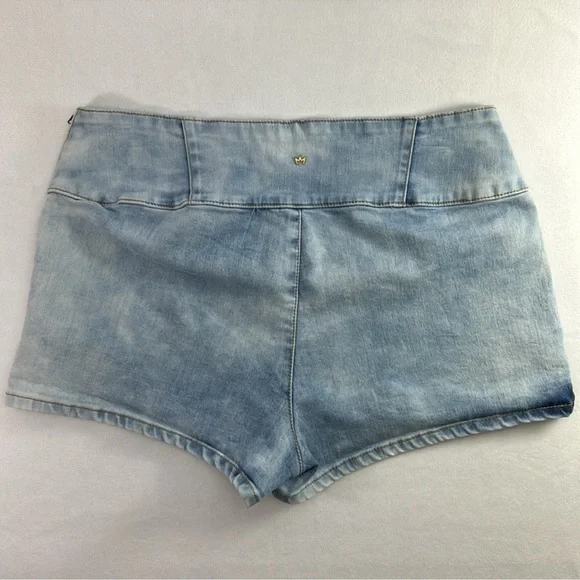 Nicki Minaj High Rise Light Wash Side Zipper Denim Shorts - Picture 8 of 8